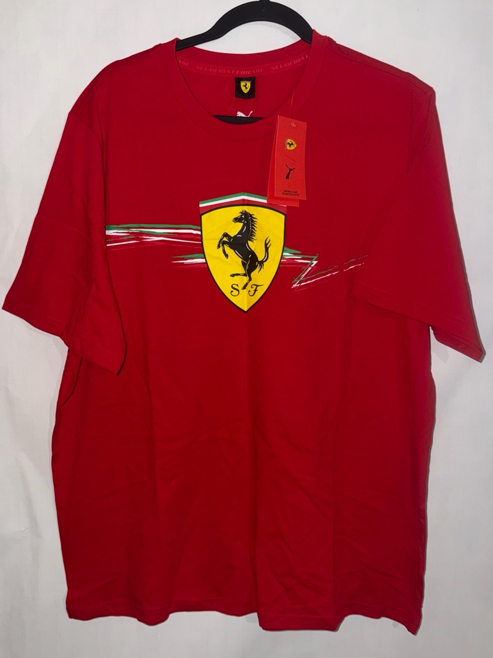 Ferrari PUMA Men's Red Shield Logo T-Shirt size large